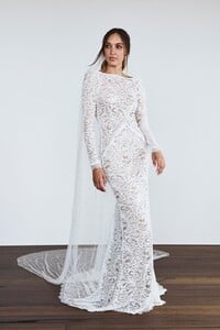 grace-loves-lace.shop_.veils-and-hair.pearly-long-veil_037.jpg