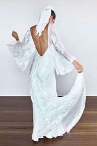 grace-loves-lace.shop_.veils-and-hair.silk-hair-bun_004.jpg