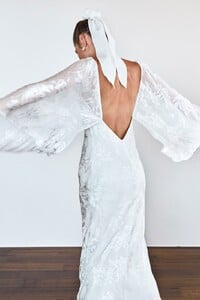 grace-loves-lace.shop_.veils-and-hair.silk-hair-bun_010.jpg