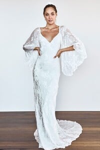 grace-loves-lace.shop_.wedding-dresses.loyola-sleeve-silk_003.jpg