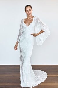 grace-loves-lace.shop_.wedding-dresses.loyola-sleeve-silk_030.jpg