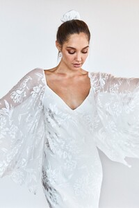 grace-loves-lace.shop_.wedding-dresses.loyola-sleeve-silk_032.jpg