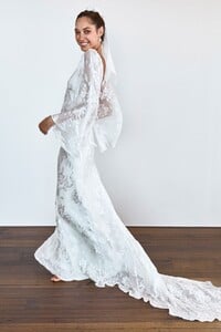 grace-loves-lace.shop_.wedding-dresses.loyola-sleeve-silk_036.jpg
