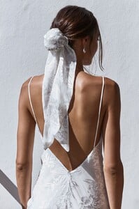 grace-loves-lace.shop_.wedding-dresses.loyola_003.jpg