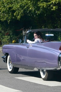 kendall-jenner-in-her-cadillac-04-02-2020-7.jpg