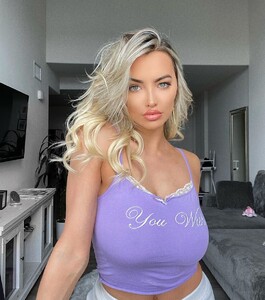 lindseypelas_919860651496506265765656407683576055596505n.thumb.jpg.96761a7b580ddfec34923d1af63f38ea.jpg