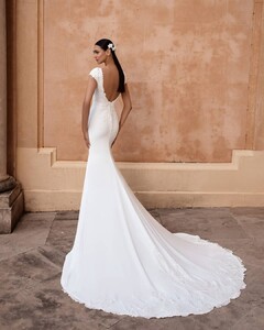 pronovias_77182101_620172272063361_2409332422949490414_n.jpg