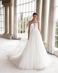 pronovias_82572429_503871033843514_9104367554930389581_n.jpg