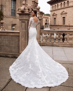 pronovias_83029965_612420359549344_5237494258780986655_n.jpg