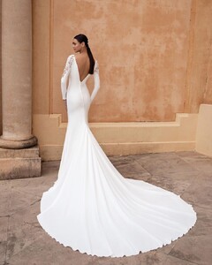pronovias_83310404_221741665523649_1334810512967338715_n.jpg