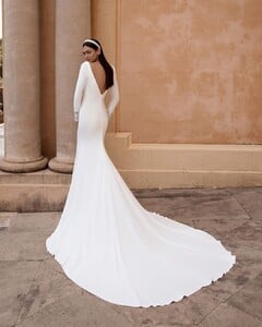 pronovias_85139606_197552298159322_393633233168714253_n.jpg