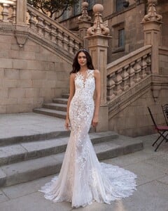 pronovias_87397505_216505703067021_3944665785369935677_n.jpg