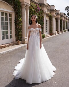 pronovias_89871426_232055361171919_7113969944614309933_n.jpg