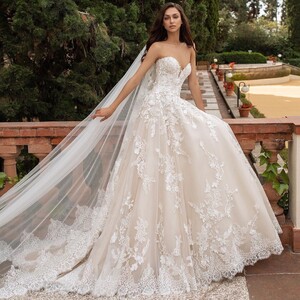 pronovias_90090177_517788195780075_6121704452131306809_n.jpg