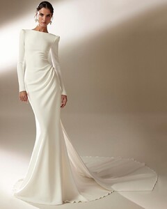 pronovias_92022373_528386294530497_6740147018327963198_n.jpg