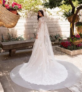 pronovias_92393012_536720750553133_7267388830729325383_n.jpg