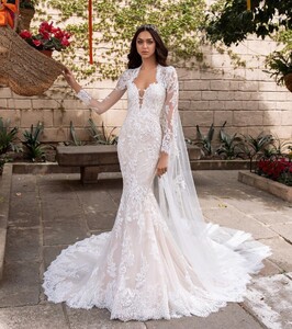 pronovias_93028949_2553672188230519_5111716673578277545_n.jpg
