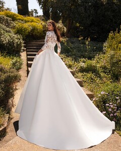 pronovias_93374786_226109511973299_347689849171186700_n.jpg