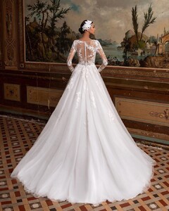 pronovias_93819798_638606570055705_5338041843477344080_n.jpg
