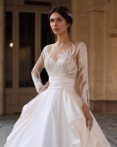 pronovias_93897076_2872345139521308_416695550323075917_n.jpg