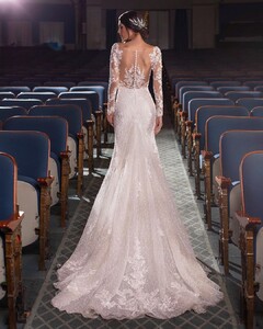 pronovias_94007222_254780872368107_1413623396185452861_n.jpg