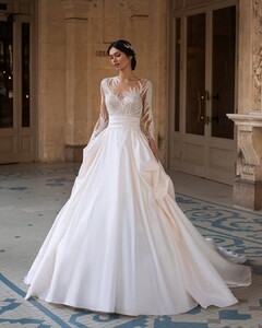 pronovias_94022224_2687642804801497_364775650615344866_n.jpg