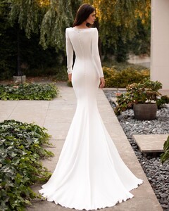 pronovias_94085149_230591581545968_5812504699028726297_n.jpg