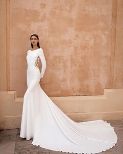 pronovias_94218300_223921795504306_3415275370631308731_n.jpg