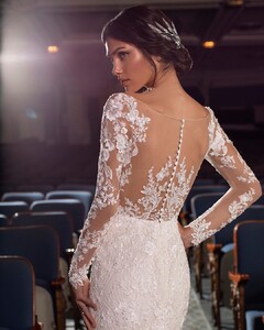 pronovias_94551500_258017348906171_5182782084826853991_n.jpg