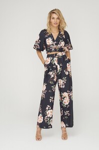 sheike-elly-floral-top-floral_1002283_1_2000x.jpg