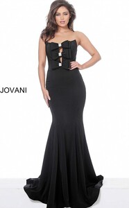 simple-prom-dress-560x902.jpg