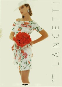 unk-1988-03vogueitalia61HDZOOM.thumb.jpg.8784145c5839c17bf47e525e570c280c.jpg