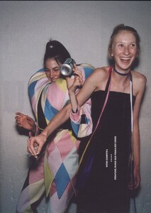 viktor_-rolf_haute_couture_collection_winter_99_photography_terry_richardson_concept_and_styling_olivier_zahm_katja_rahlwes_purple_number_2_winter_98_99_5.jpg