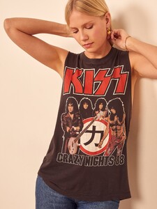 vintage-kiss-tee-black-2.jpg