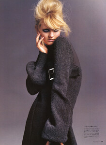 vogue-jp-oct-2004-6-hard-times-003.jpg