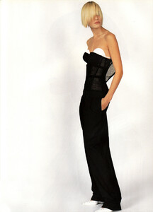 vogue_(4)-gthumb-gwdata1200-ghdata1200-gfitdatamax.jpg