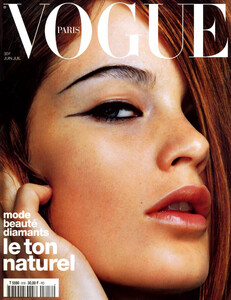 vogue_paris_06-07_2001.JPG