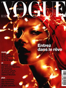 vogue_paris_12-01_2001-02.JPG