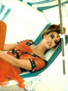 von_Unwerth_Harriet_Selling_Fall_Winter_91_92_02.thumb.png.992ebb39e7464be75474fa9185378115.png