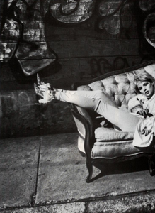 von_Unwerth_Vogue_Italia_April_1994_03.thumb.png.9a233d3b73fce55d0b5646048a59441a.png