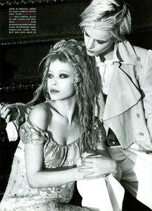 von_Unwerth_Vogue_Italia_April_1994_06.thumb.png.78c1d0cf5f35bd726a859f5d2468aa9a.png