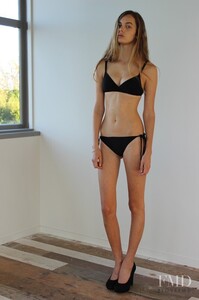 000000555940-emma_boyd-fit.thumb.jpg.04b09e3aedbc72939d416b392fd8a889.jpg
