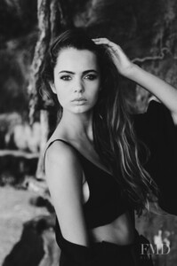 000000556073-emma_boyd-fit.thumb.jpg.98903328b9bbef7e7252f65f5ef018bf.jpg