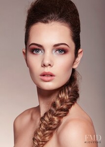 000000556087-emma_boyd-fit.thumb.jpg.f94e254c12a96c1799edf944a149df01.jpg