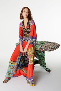 00002-etro-milan-pre-fall-19.thumb.jpg.8bfa46f480605e7142c974d45334369a.jpg