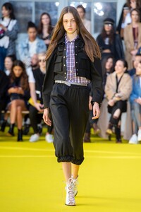 00026-VictoriaTomas-collection-spring-2019-ready-to-wear.thumb.jpg.29183bab1b5879e6ebdfe8051e5fc509.jpg