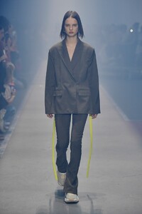005_HUGO_Show_SS19.thumb.jpg.f0069b839a197df1e7b788f78187cf5c.jpg