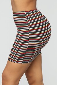 02-14-19_Studio_4_RM_10-08-04_ST7034_MultiColor_23371_NT.jpg