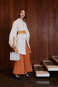 02-roksanda-prefall-2017.thumb.jpg.87241a2b50de75f1804df1768e763d26.jpg