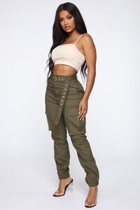04-02-19_Studio_2_OD_14-14-12_31__6337PN_Olive_R__16_RG.jpg